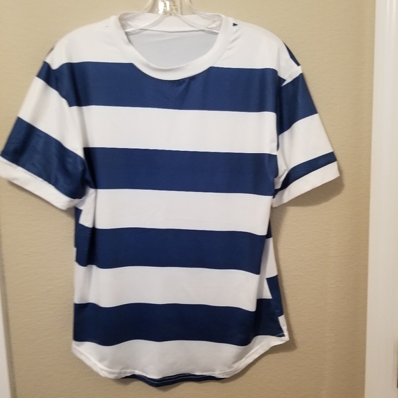 Blue And White Women's T-shirt Small Shoulder to Shoulder 17 In Pit To Hem 13 In - Picture 1 of 4